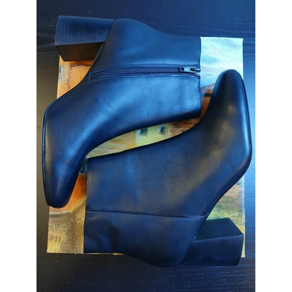 Bella Vita Wilma Black Leather Square Toe Block Heel Ankle Boots 8.5W 50-4002